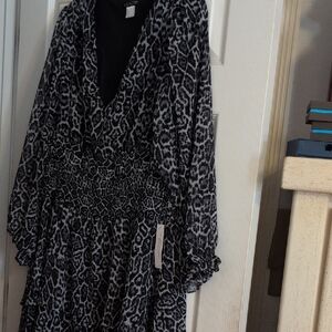 VENUS Black and White Animal Print Dress
